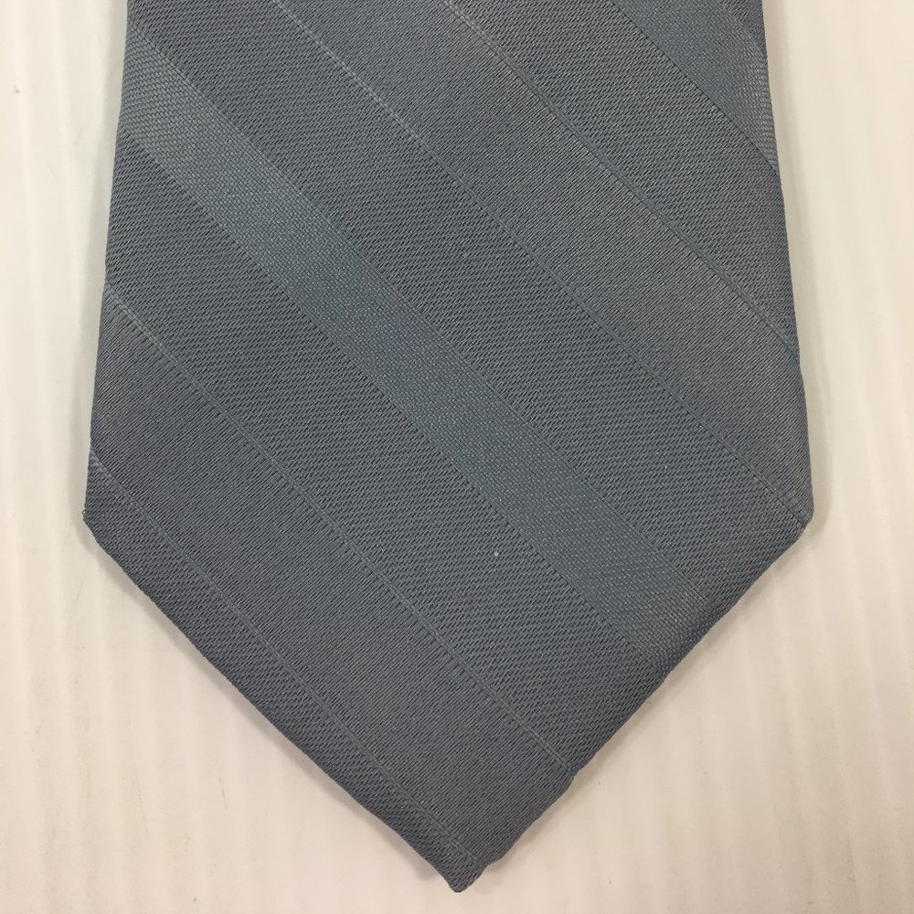 Ketch Mens Tie 3.25 in W x L 56 Polyester Shades of Gray Striped
